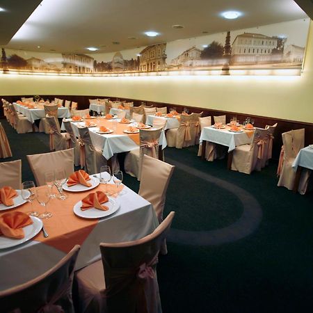 Hotel Savus Slavonski Brod Ngoại thất bức ảnh
