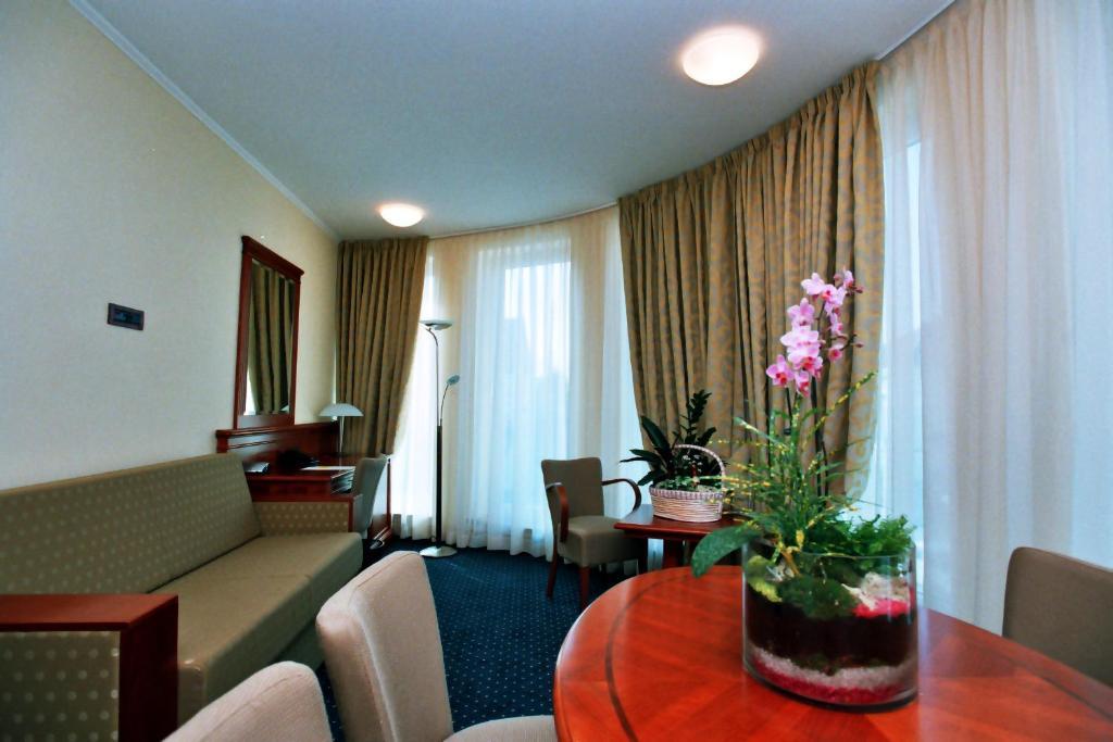 Hotel Savus Slavonski Brod Ngoại thất bức ảnh