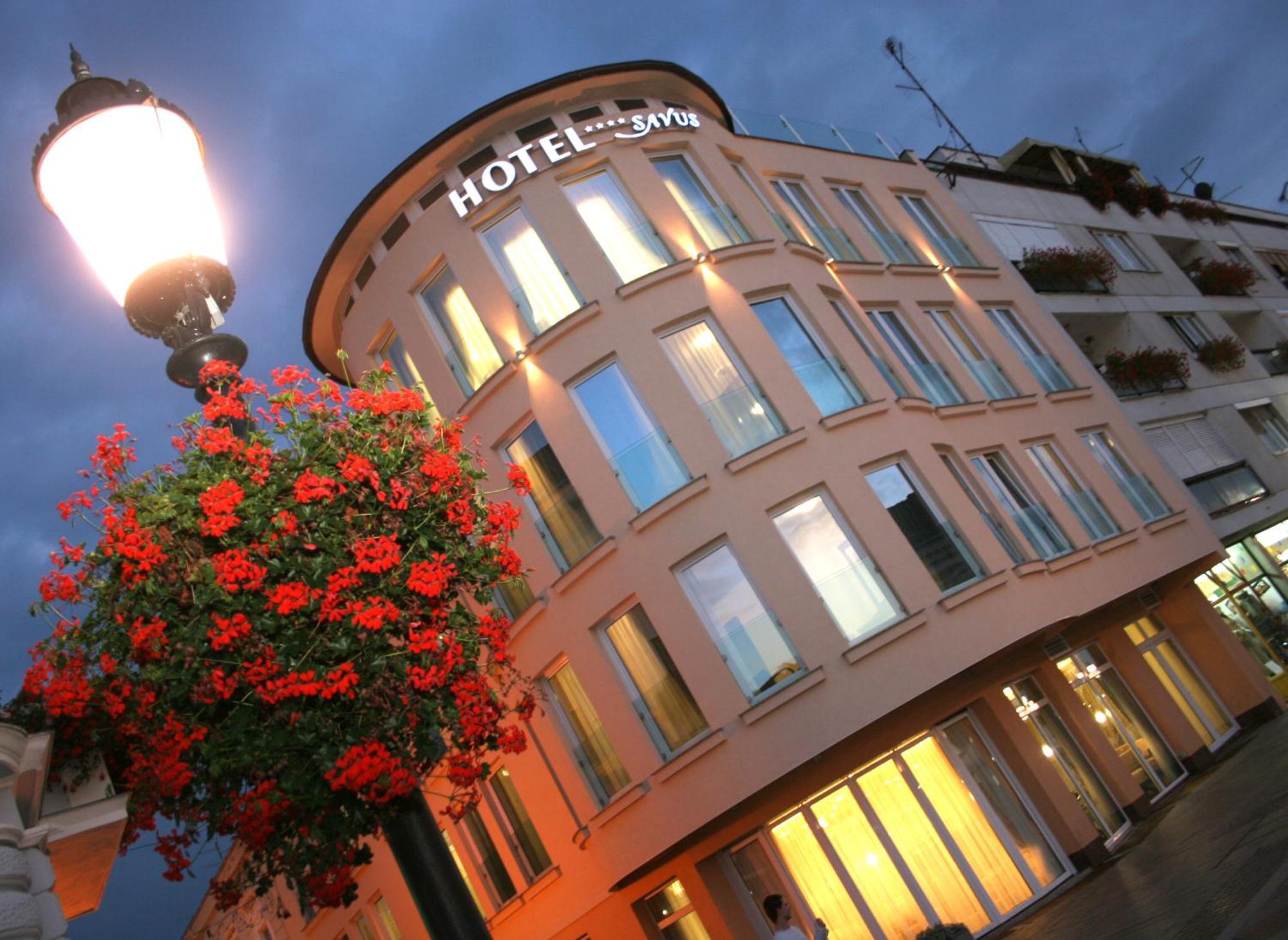 Hotel Savus Slavonski Brod Ngoại thất bức ảnh