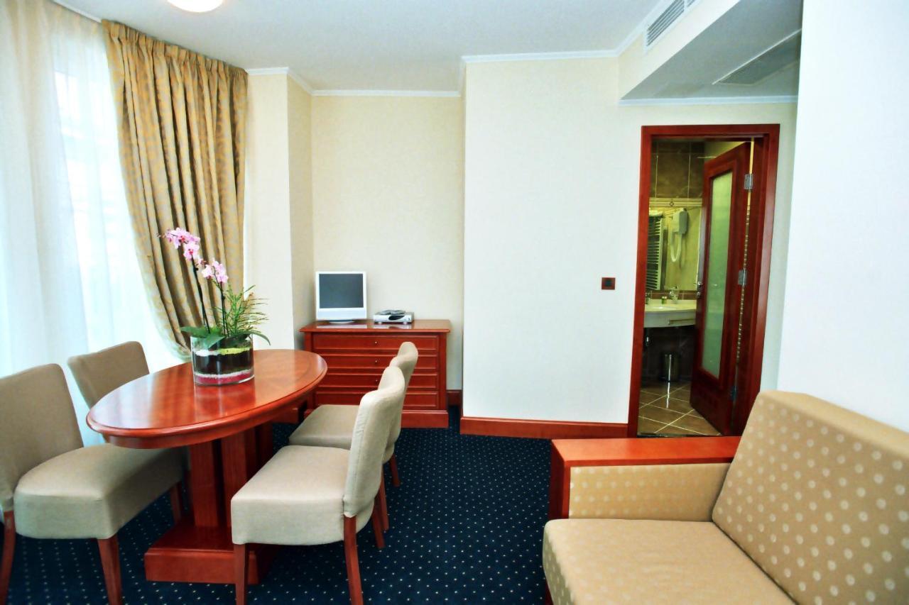 Hotel Savus Slavonski Brod Phòng bức ảnh