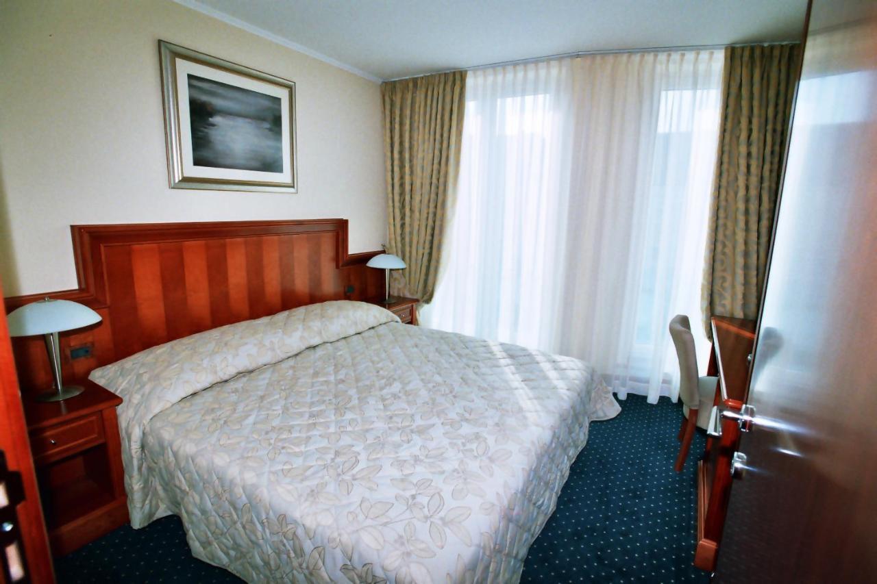 Hotel Savus Slavonski Brod Phòng bức ảnh
