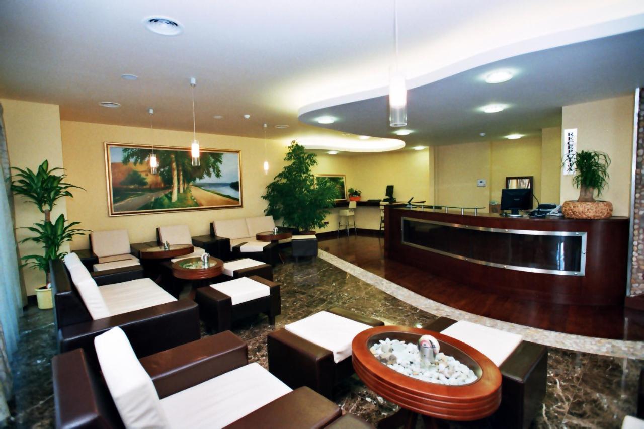 Hotel Savus Slavonski Brod Ngoại thất bức ảnh