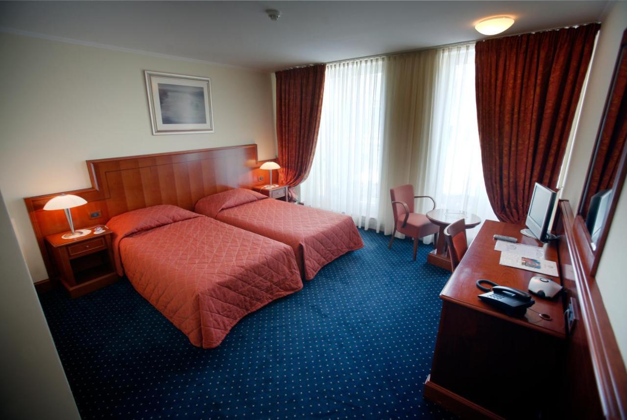 Hotel Savus Slavonski Brod Ngoại thất bức ảnh
