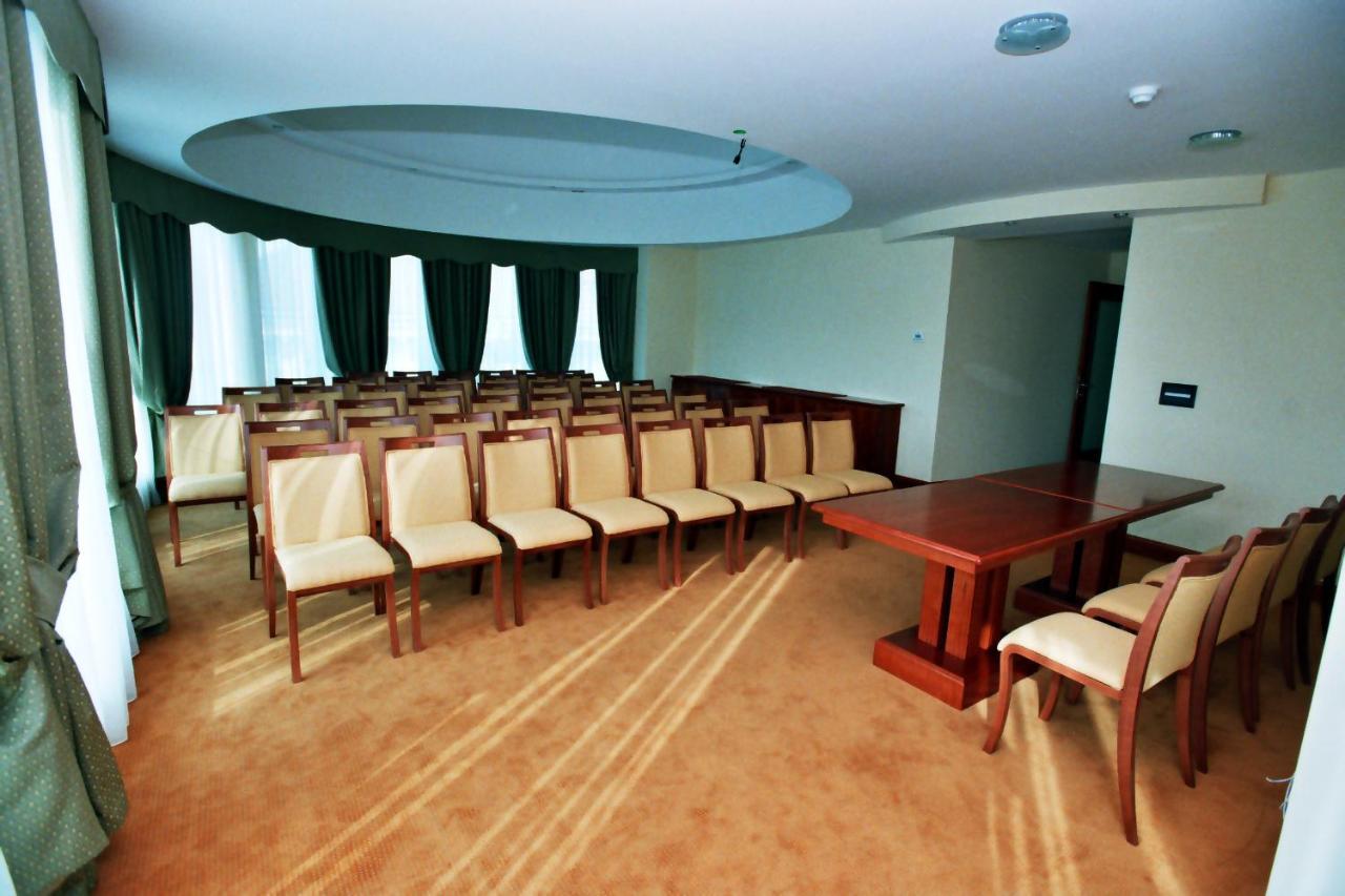 Hotel Savus Slavonski Brod Ngoại thất bức ảnh